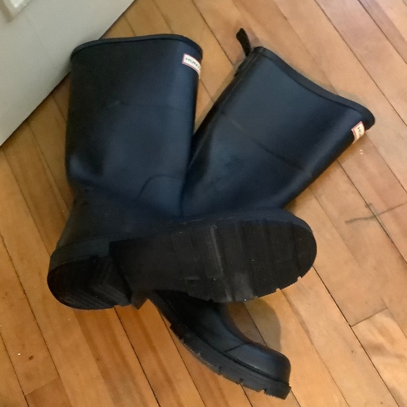 Hunter Rain Boots 9 - Picture 3 of 4